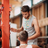 Mitarbeitende bei der Montageschulung