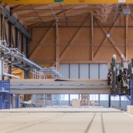 Le pont multifonctions permet de fabriquer des éléments pour la construction modulaire en bois