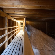 Siloanlage Chur Innenaufnahme der Salzlagerung mit Holzpodest