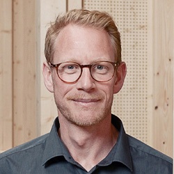 Porträt Lukas Osterwalder Bereichsleiter Modulares Bauen Blumer Lehmann