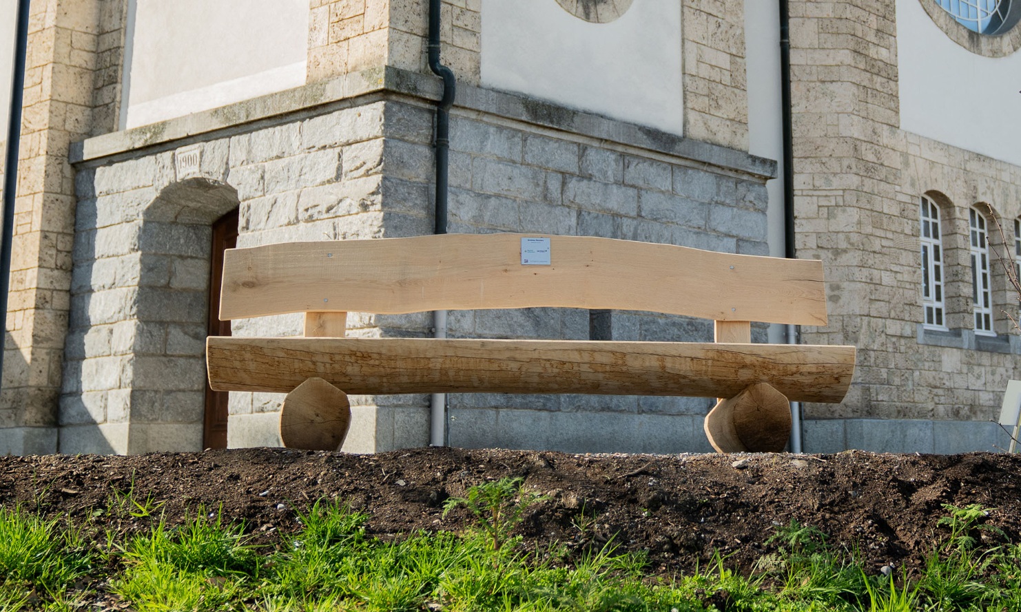 Cornelian cherry benches at the Haldenbüel church site
