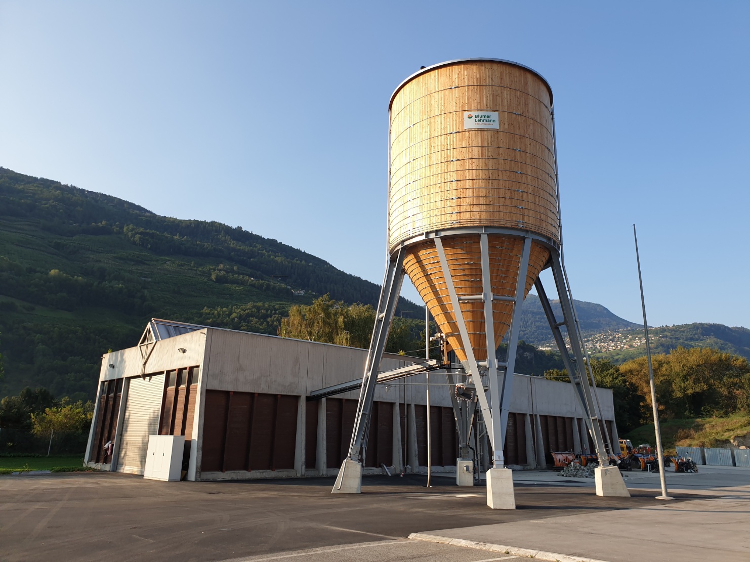 Wooden silo and salt storage hall, winter services base Sion, Canton Valais 