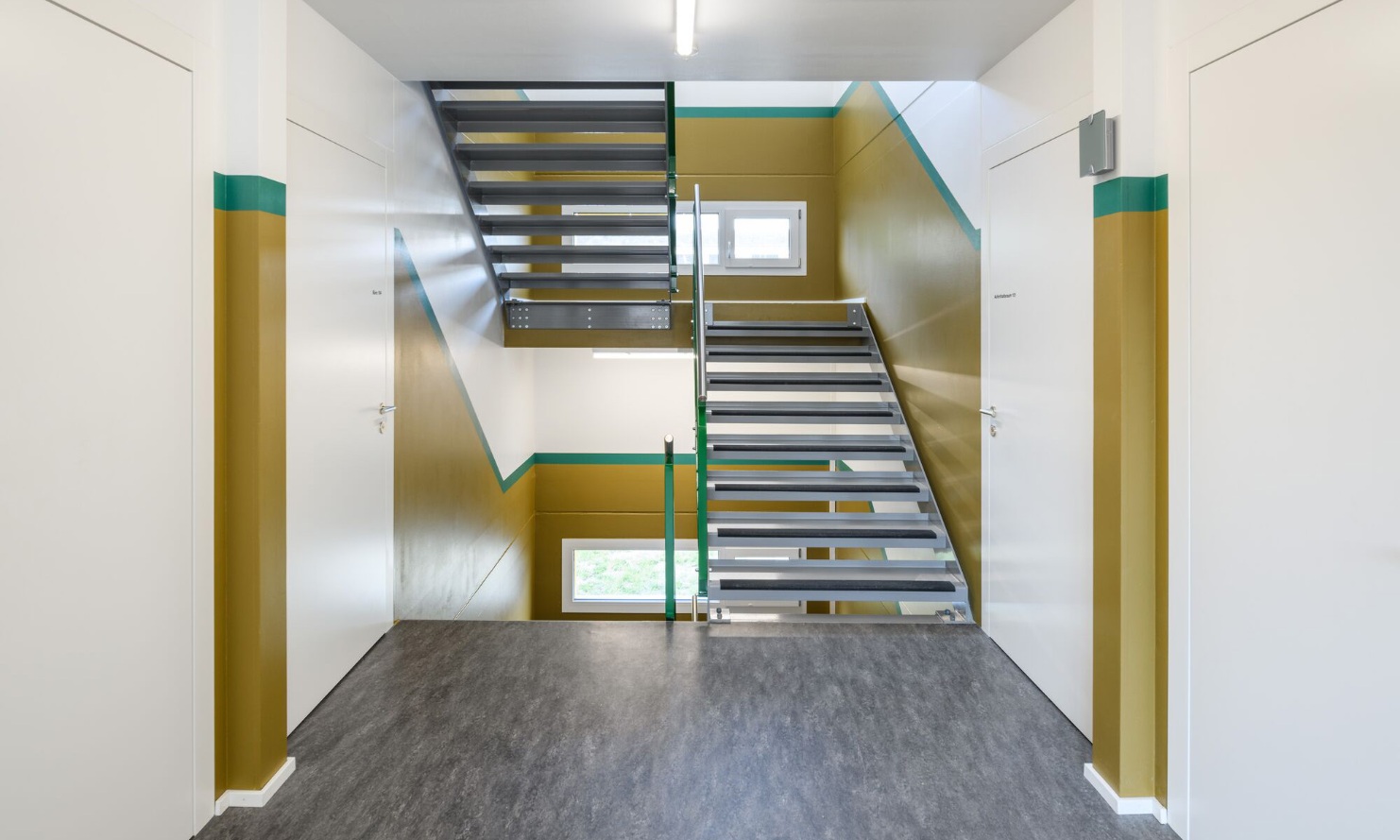 Cage d’escalier dans les bureaux provisoires d’ewz à Altstetten<br/><br/>