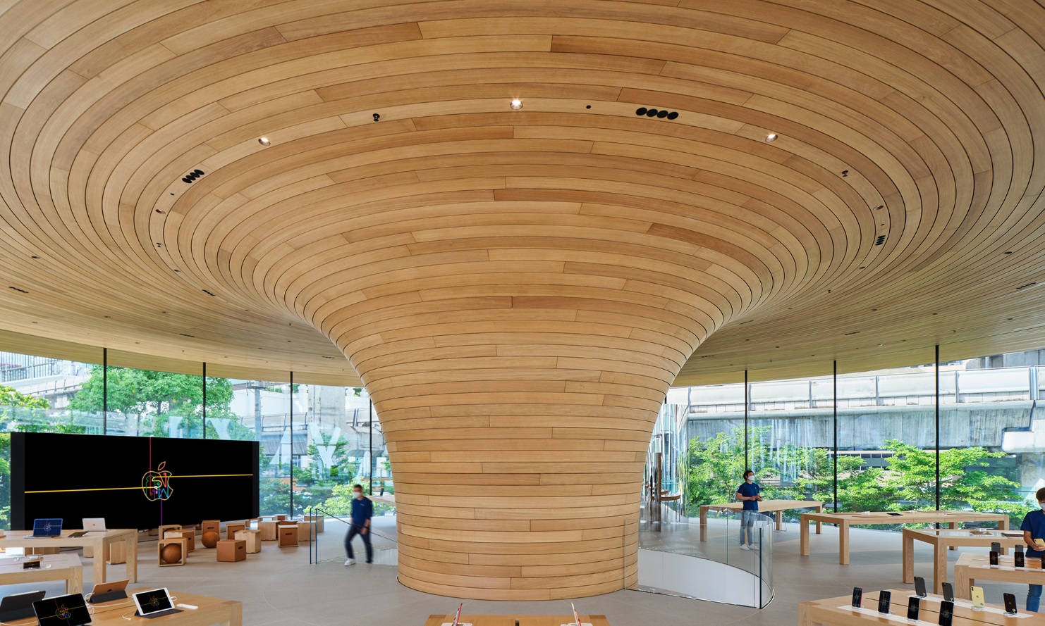 Holzverkleidung aus Eiche Apple Store Bangkok