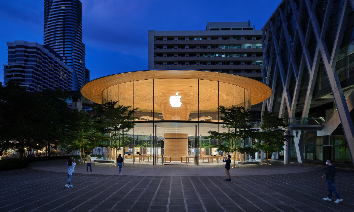 Apple Store Bangkok at night