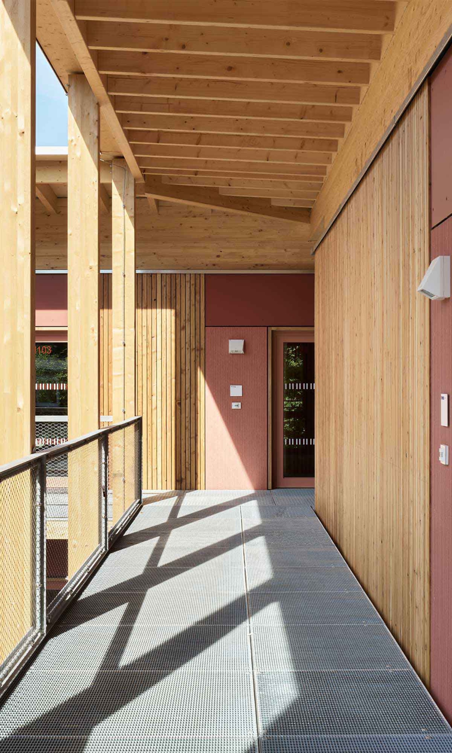 Laubengang im Erweiterungsbau der Grundschule Köln Flittard