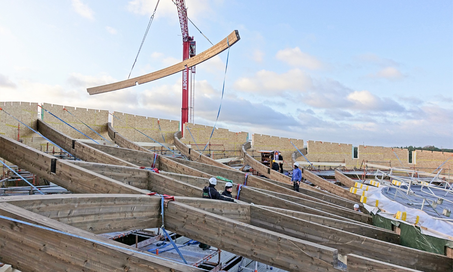 Travaux de construction de la structure porteuse.