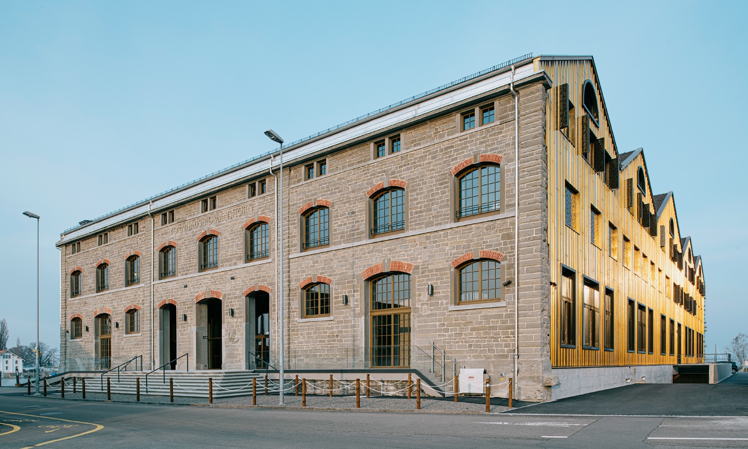 Das historische Kornhaus im Sonnenuntergang