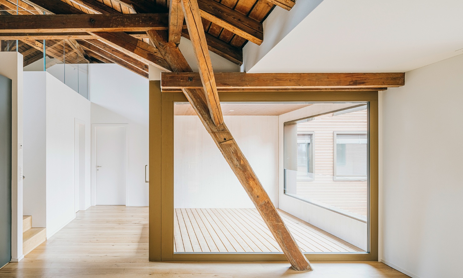 Espaces intérieurs du bâtiment Kornhaus avec balcon