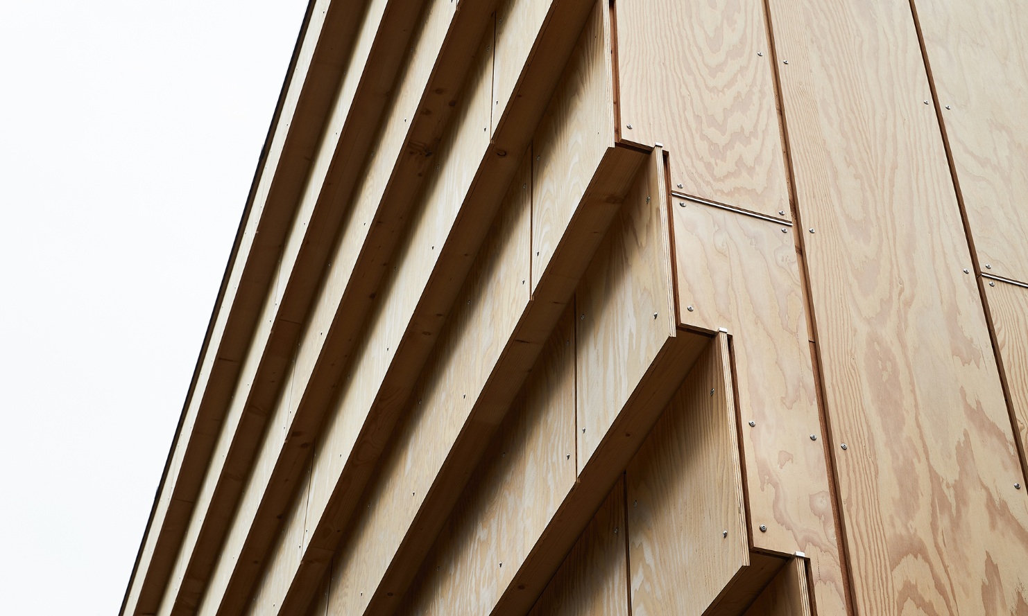 Inverser en détail le coffrage de la façade en bois