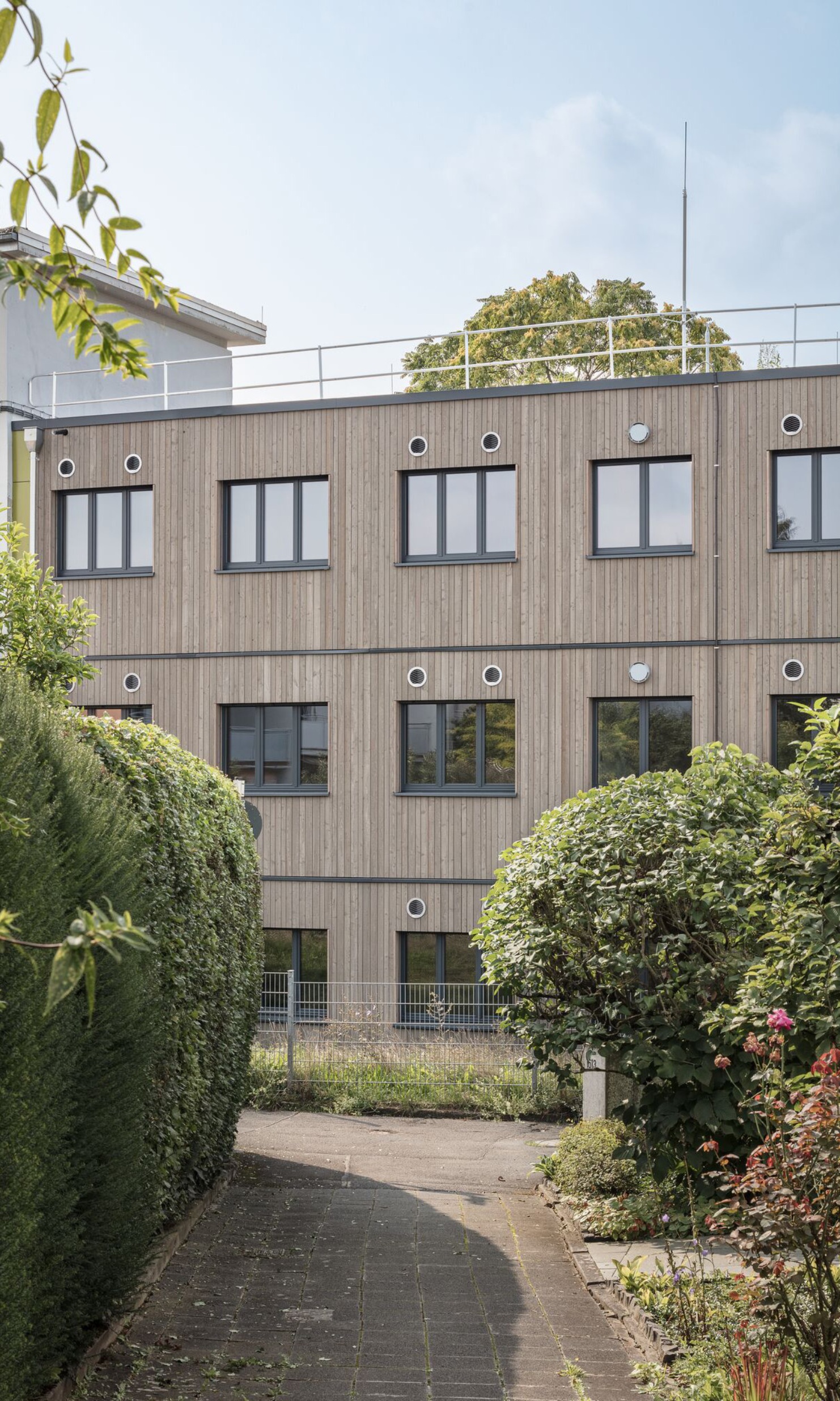Aussenansicht des Landgraf-Ludwig Gymnasium in Giessen