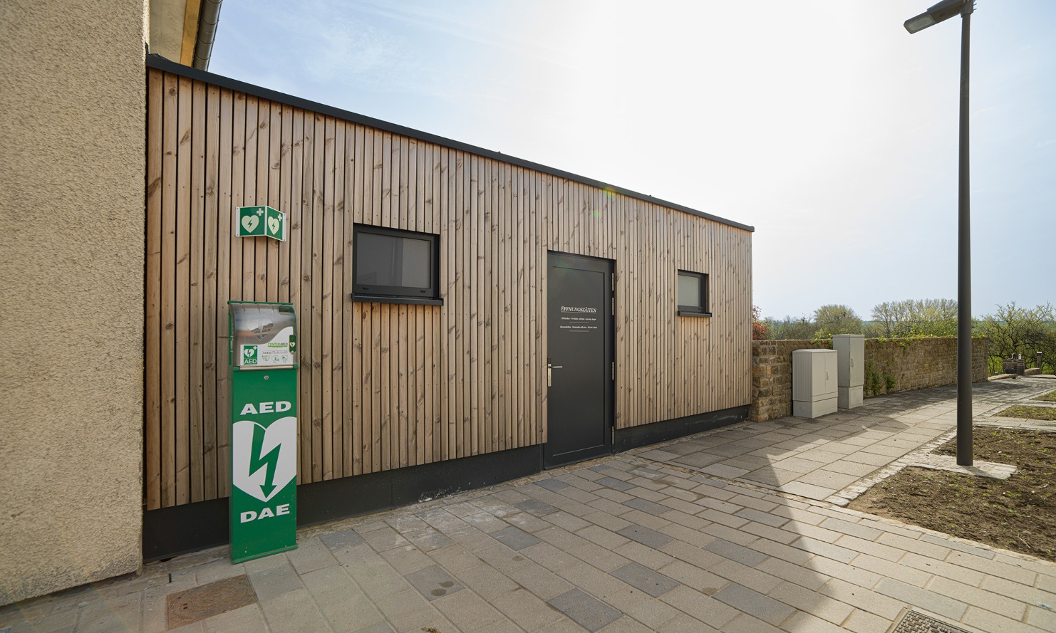 Toilettes publiques modulaires en bois