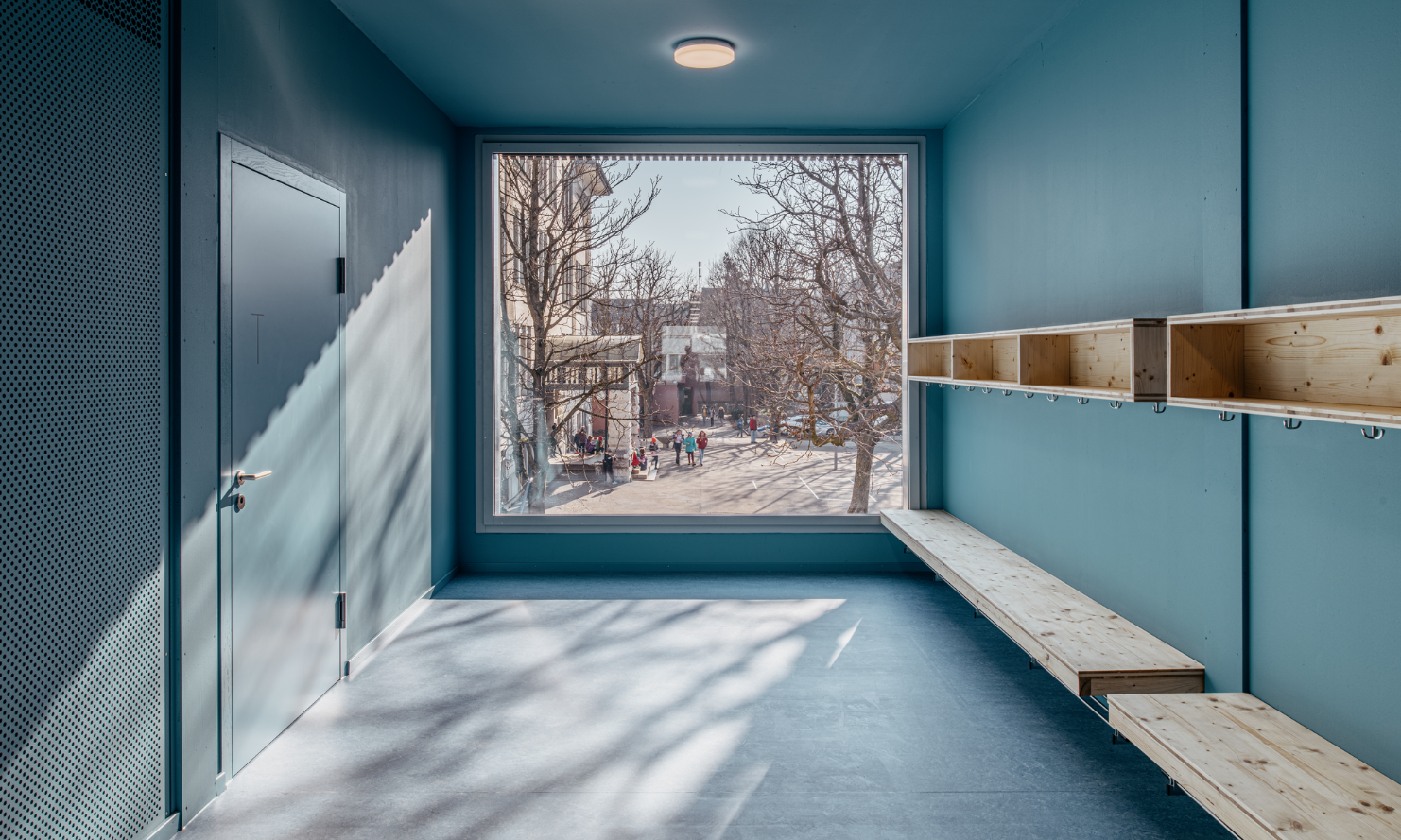 Cloakroom in the Modular W school building in Winterthur<br/><br/>