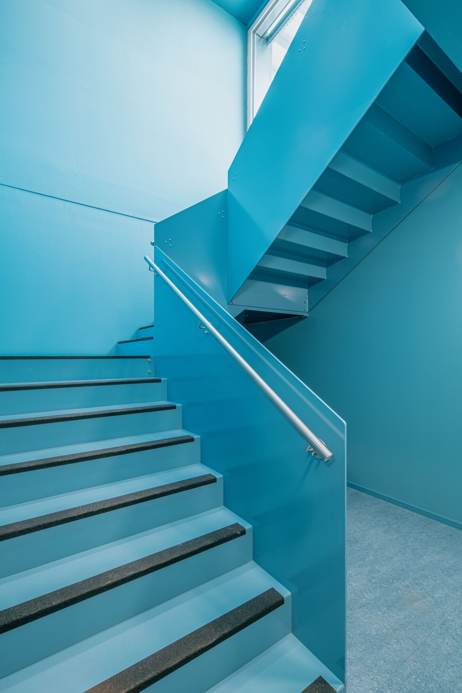 Réfectoire dans le bâtiment modulaire scolaire de Winterthour.