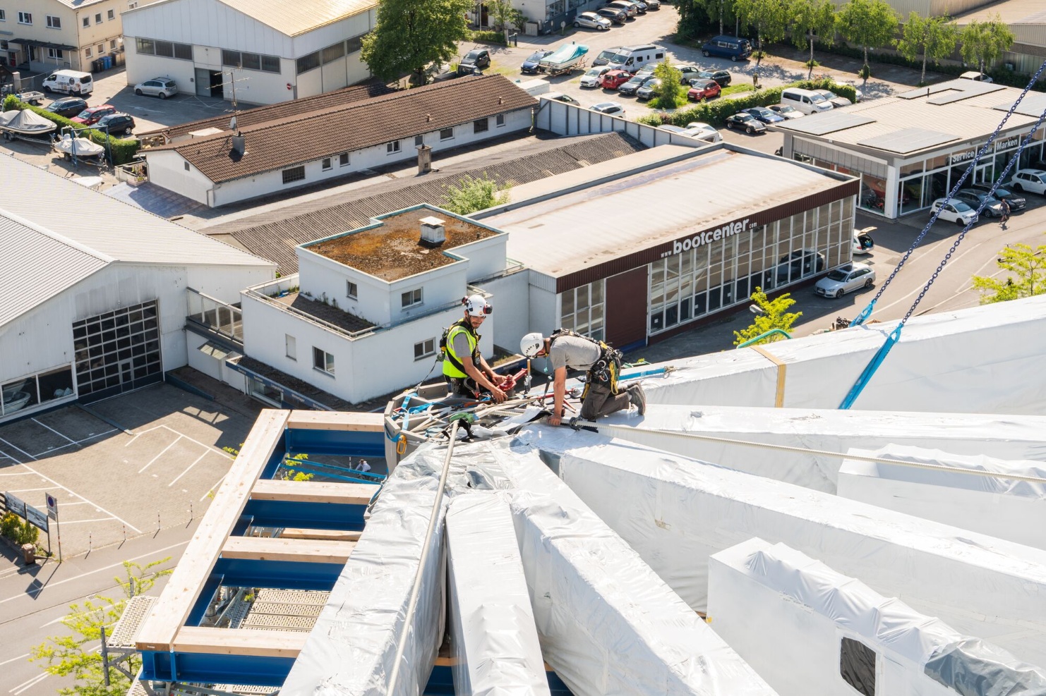 Montagearbeiten in luftiger Höhe am Panorama Konstanz
