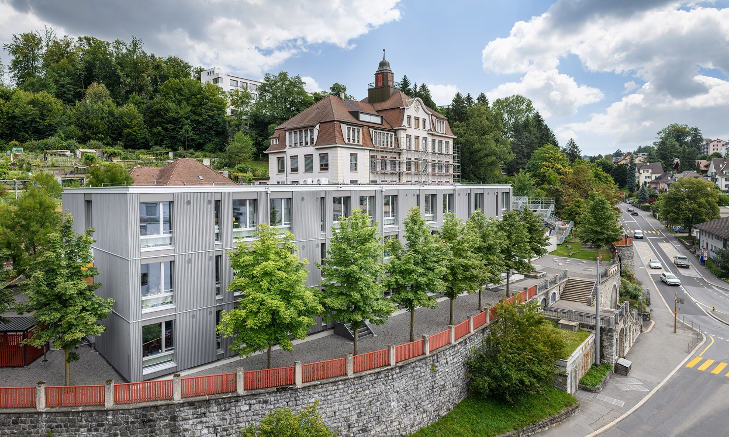 Full view of the temporary St. Karli school building in Lucerne 