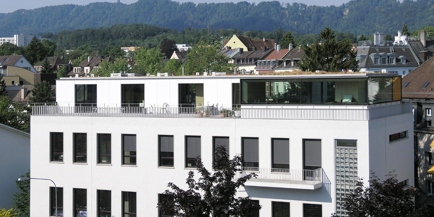 Vue de la centrale téléphonique transformée et rehaussée à Zurich.