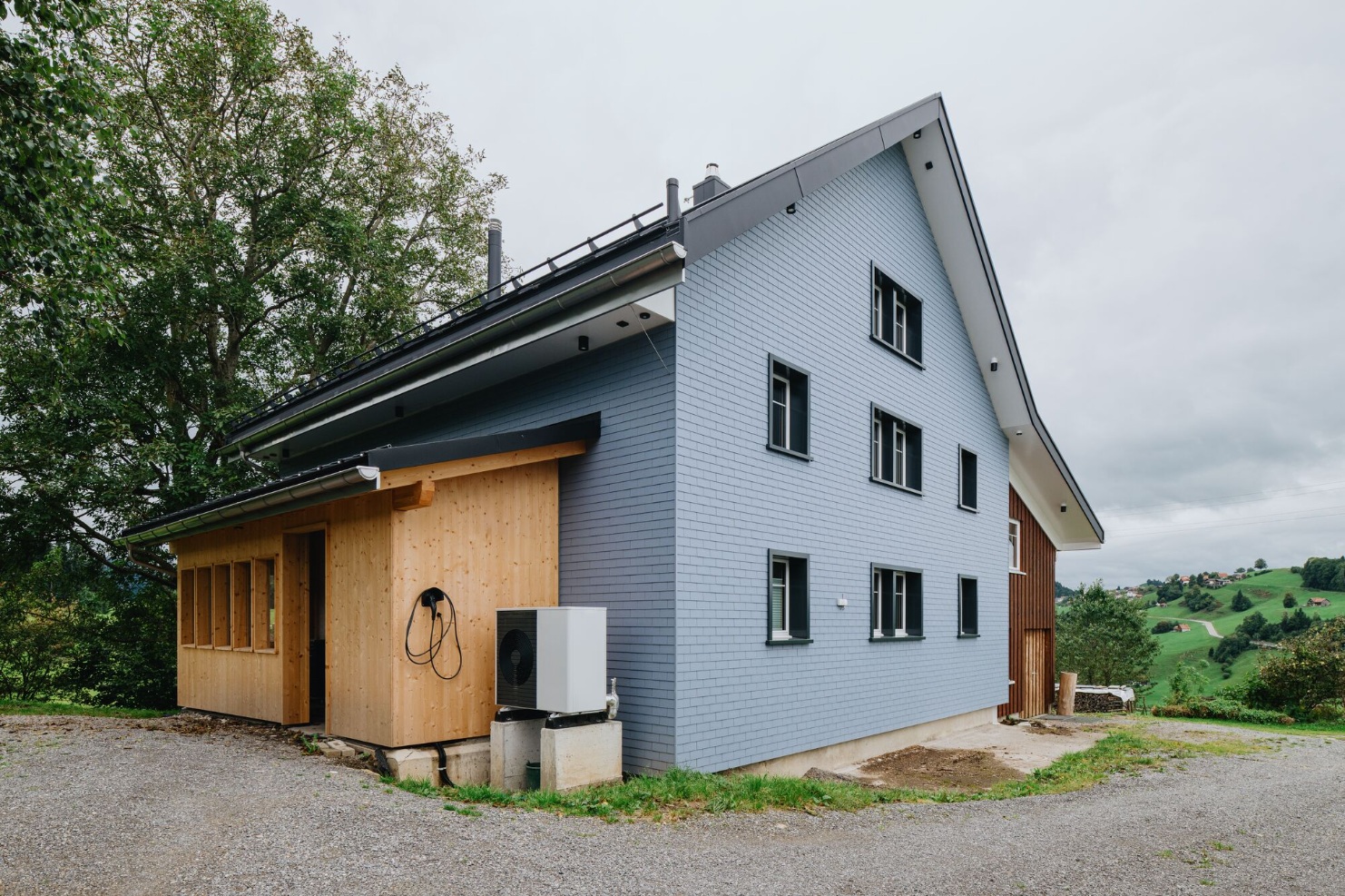 Umbau EFH Torsello – Seitenansicht Fassade