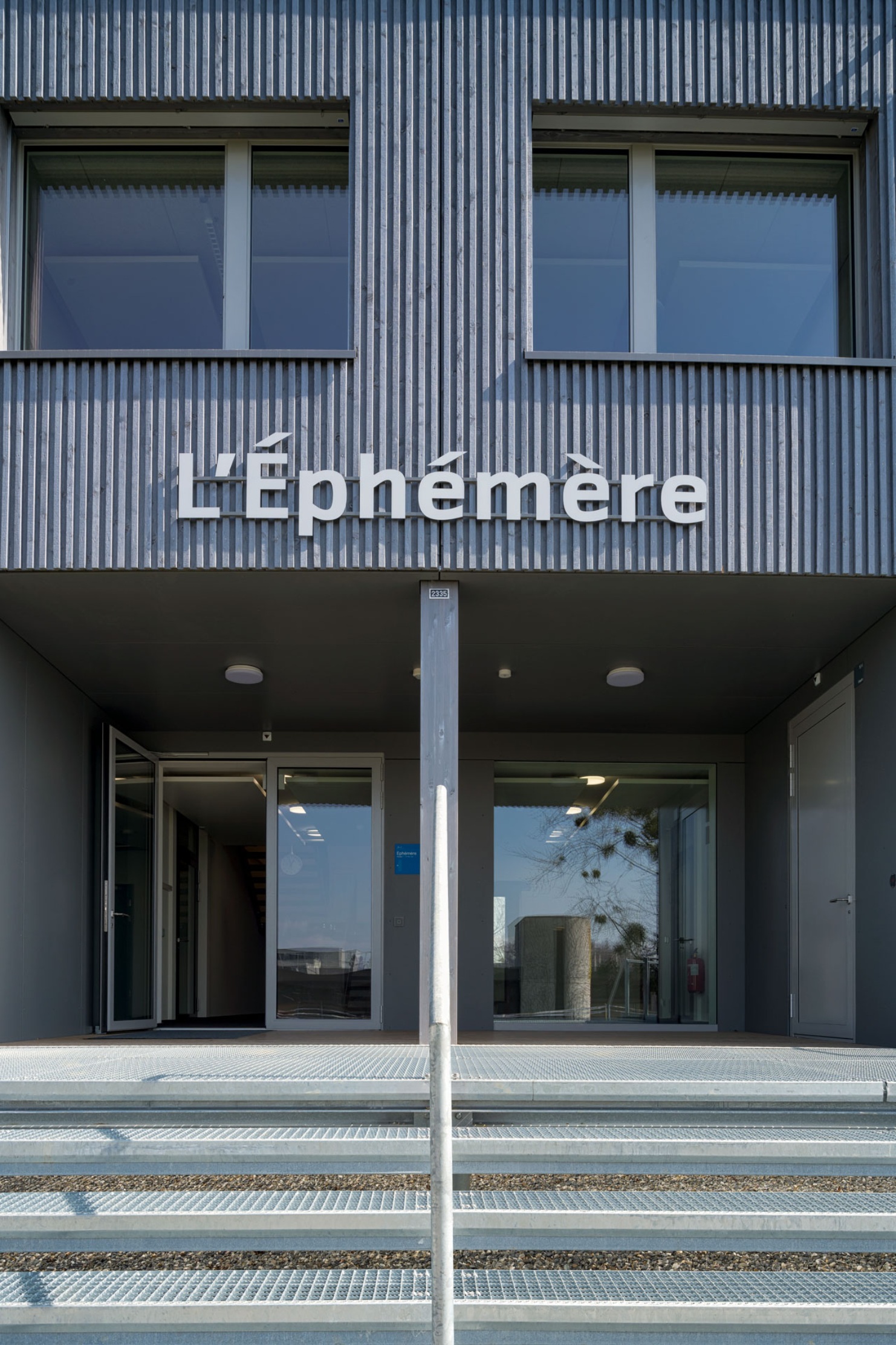 Entrée des bureaux provisoires «L’Éphémère».