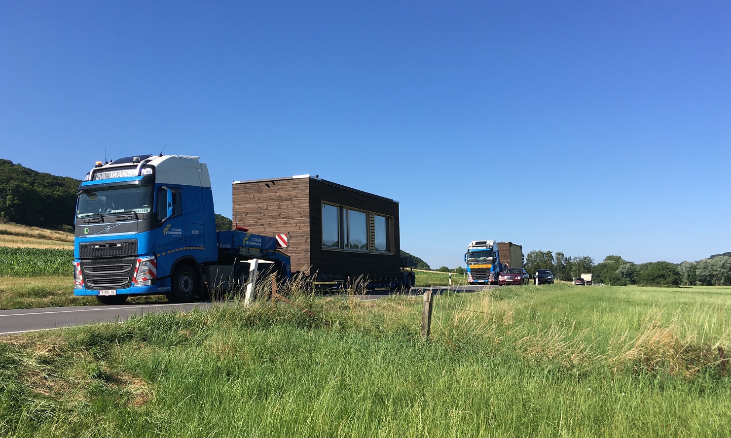 Transport der Module mit dem Lastwagen nach Luxemburg