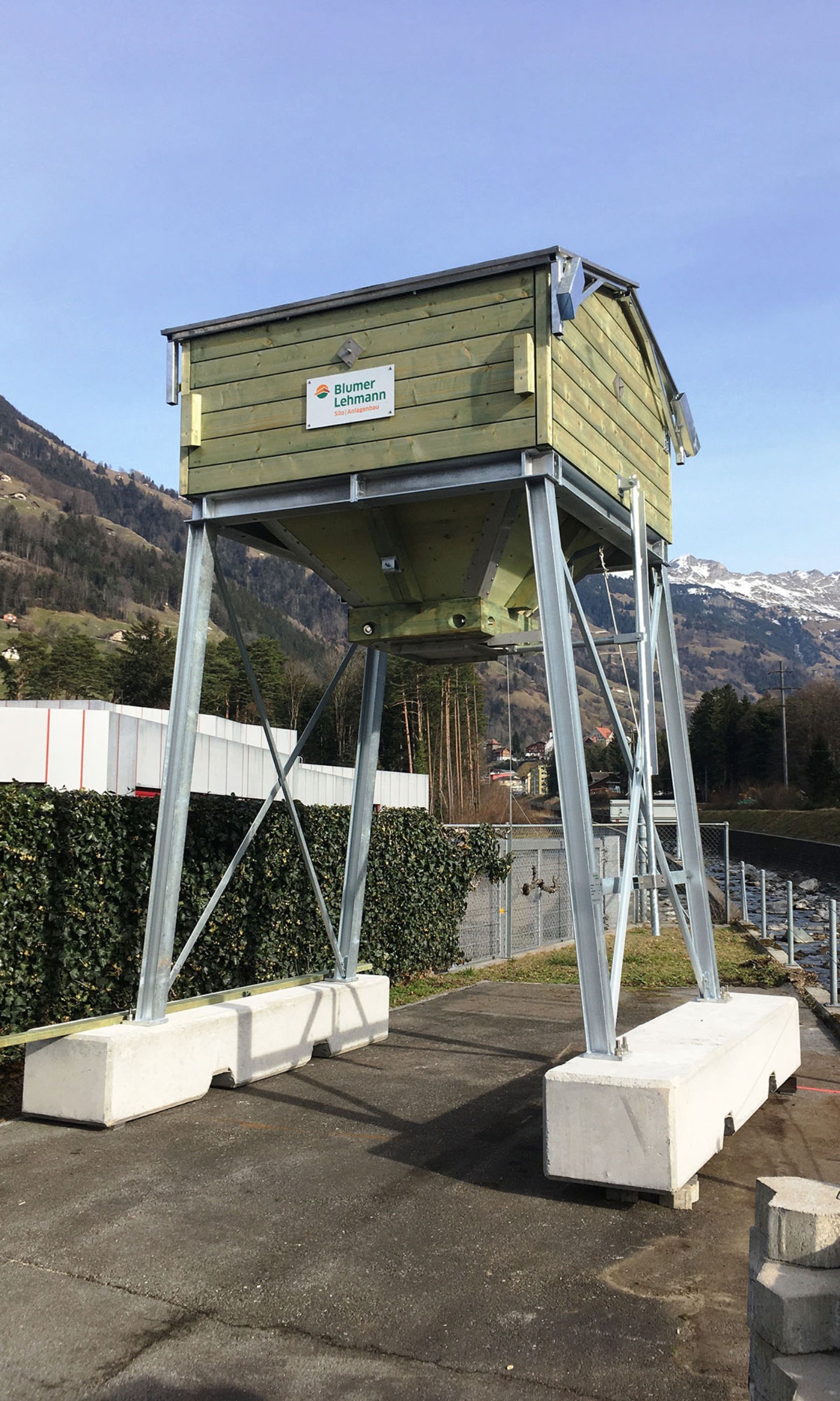 Petit silo carré en bois 5m3 à Altdorf