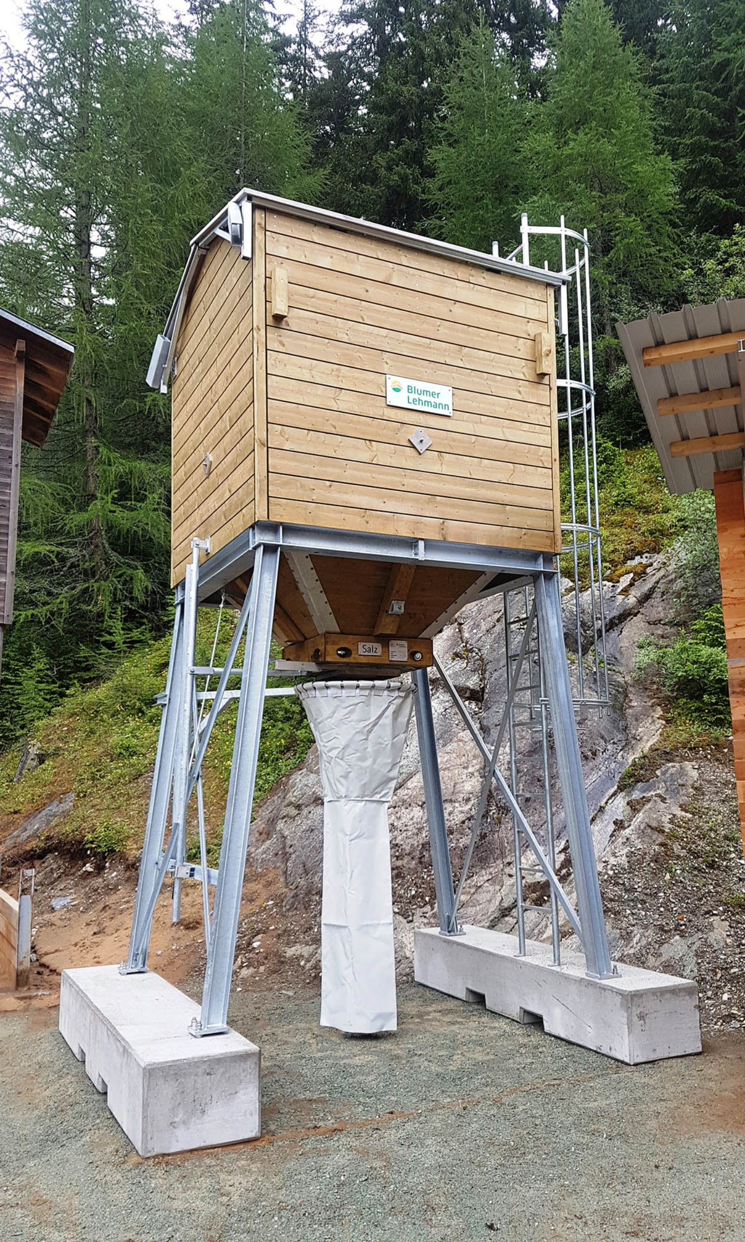 Petit silo carré en bois 10m3 à Ferrera