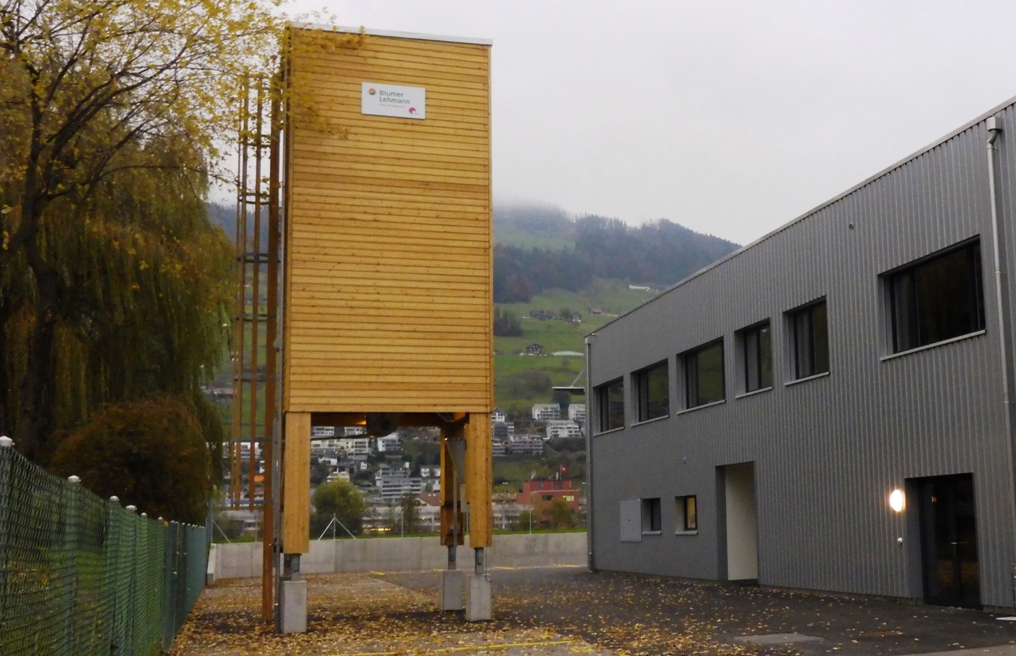 Silo à sel carré en bois d'un volume de 60m3 pour les produits d'épandage dans la commune de Buochs