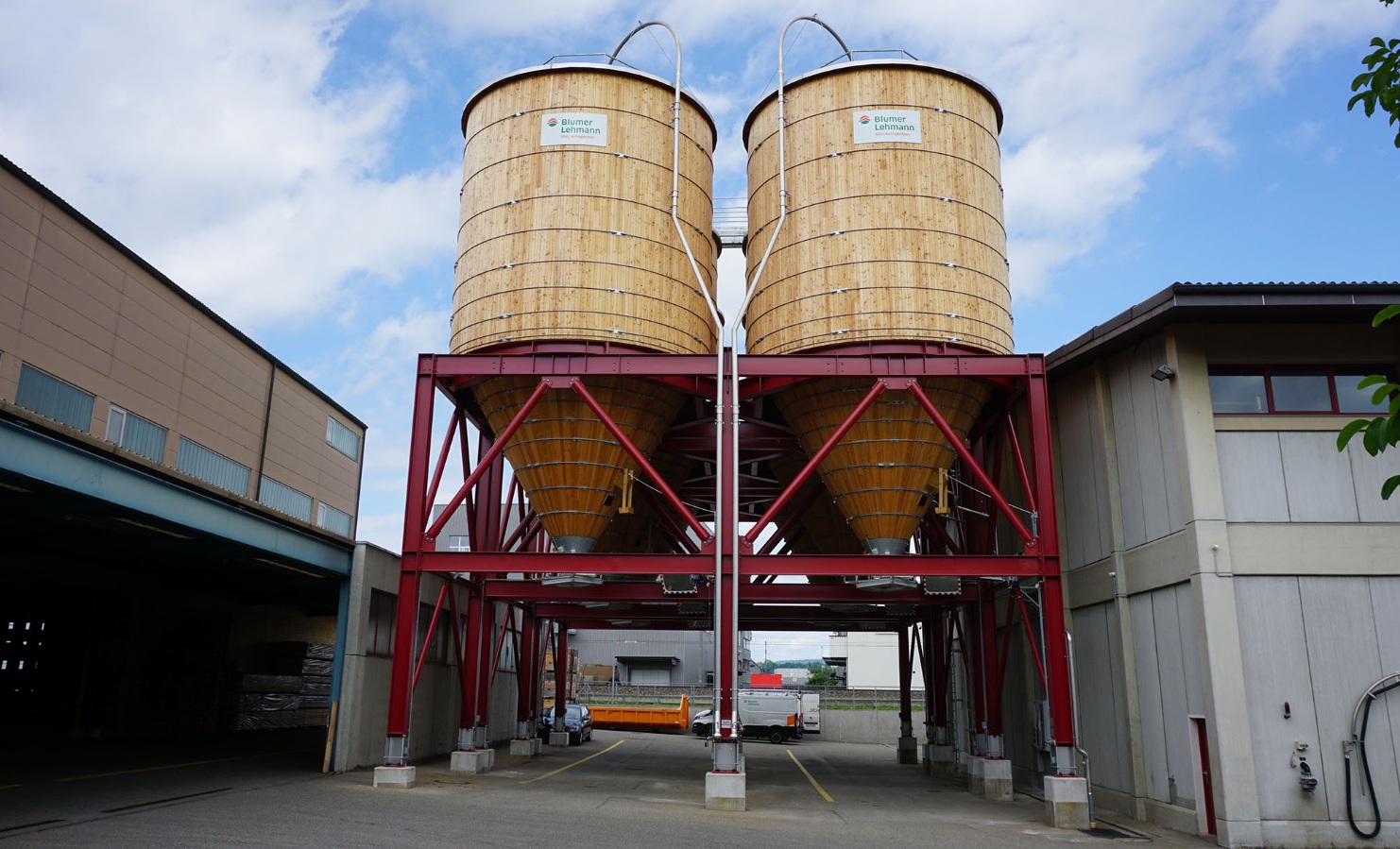 Wooden grit silo facility with six round silos of 200m3 each in Frauenfeld