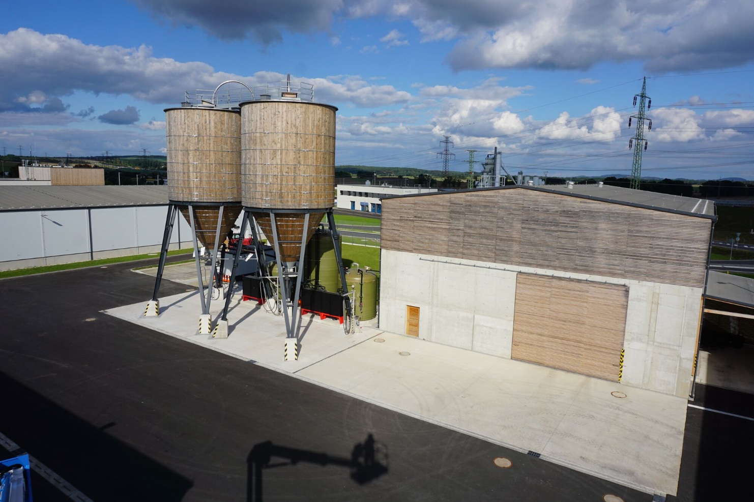 Rundsilos und Technikgebäude in Lety–Cimelice