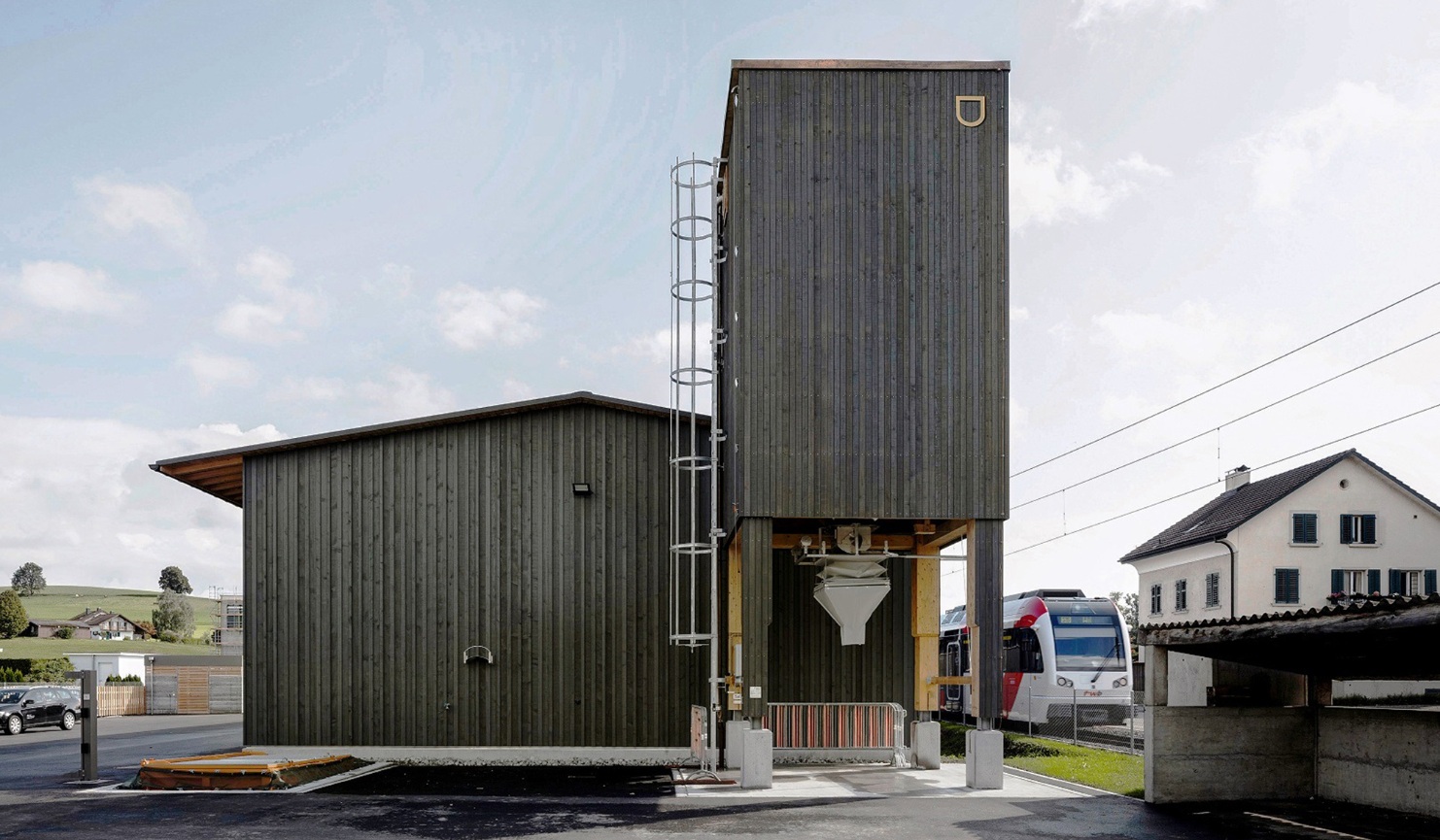 Square-shaped timber silo in Matzingen TG