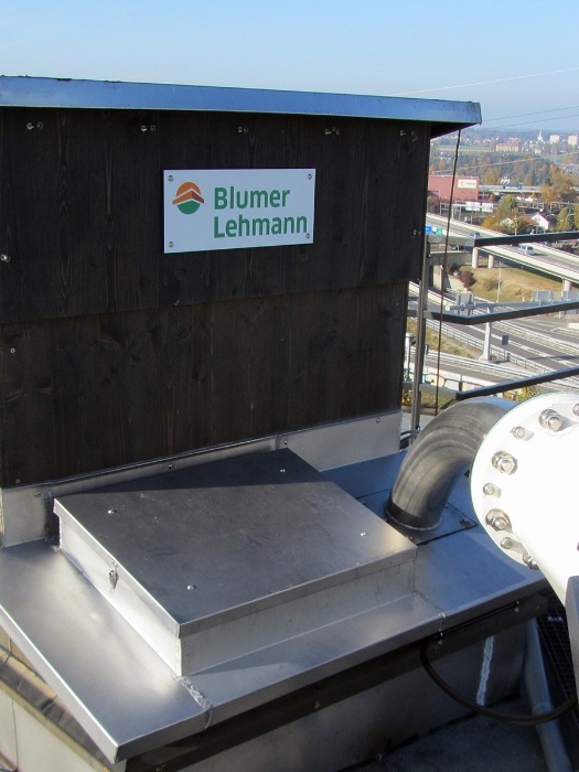 Filter system on the roof of a timber silo