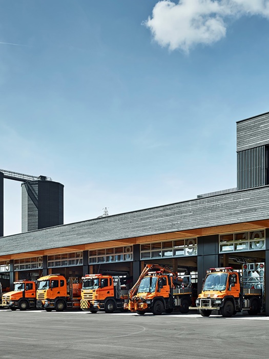 grit silo plant with gritting vehicles in Bern Wankdorf