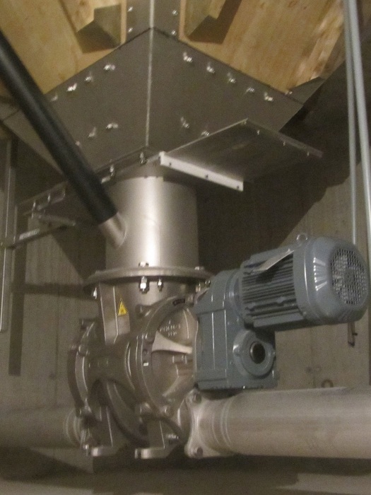 hopper and cellular wheel of the silo plant Bern Wankdorf