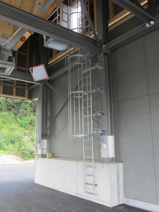 Spezial-Stahlunterbau mit zurückgesetzten Stützen und Dehnungsmessstreifen am Doppelmodulsilo Münsingen