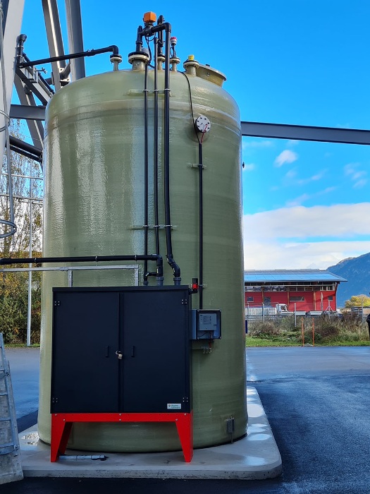 Soletank mit Steuerschrank der Winterdienstanlage Sion