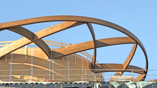 Detailansicht der Dachkonstruktion während den Bauarbeitenstruktur