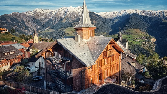 Das sanierte und umgebaute Guesthouse Lampart’s Val Lumnezia.