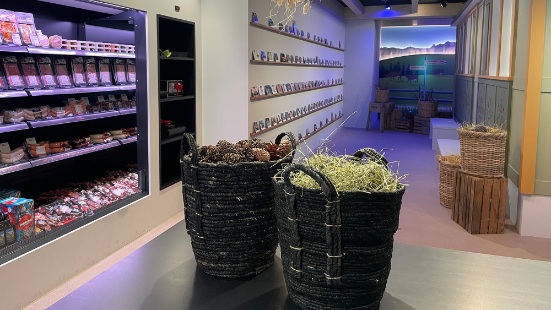 Verkaufsbereich im neuen Breitenmoser Gustarium in Steinegg. 