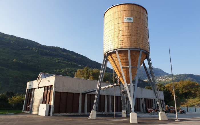 Silo en bois et hall de stockage du sel, base de la viabilité Sion, canton du Valais 