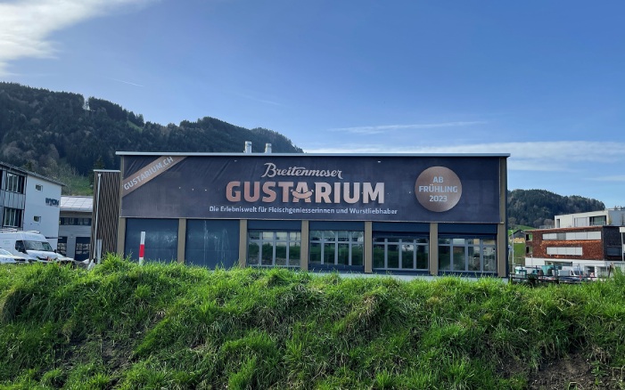 Aussenansicht des Breitenmoser Gustariums, der Erlebniswelt für Fleischliebhaber/-innen.