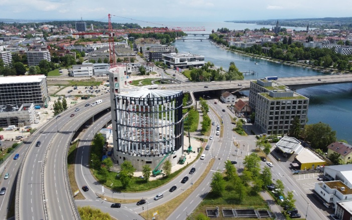 Panorama Konstanz – Baufortschritt des zylindrischen Neubaus am Seerhein