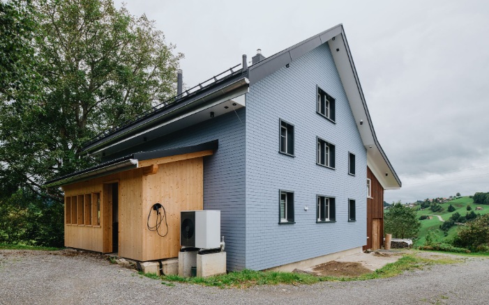 Umbau EFH Torsello – Seitenansicht Fassade