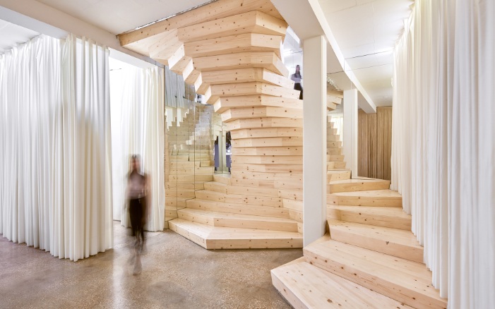 Eine einzigartige Treppe befindet sich im Architektur- und Designbüro acme in London.