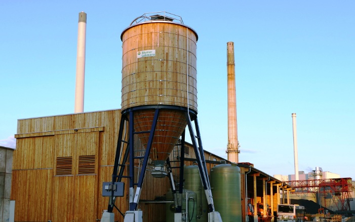 Installation complète à Ulm (Allemagne), composée d’un entrepôt de sel et d’un silo en bois ainsi que d’une centrale à saumure