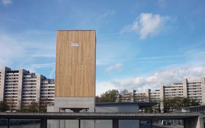 200 m³ Modulsilo aus Holz mit Betonunterbau und Stahlleiter