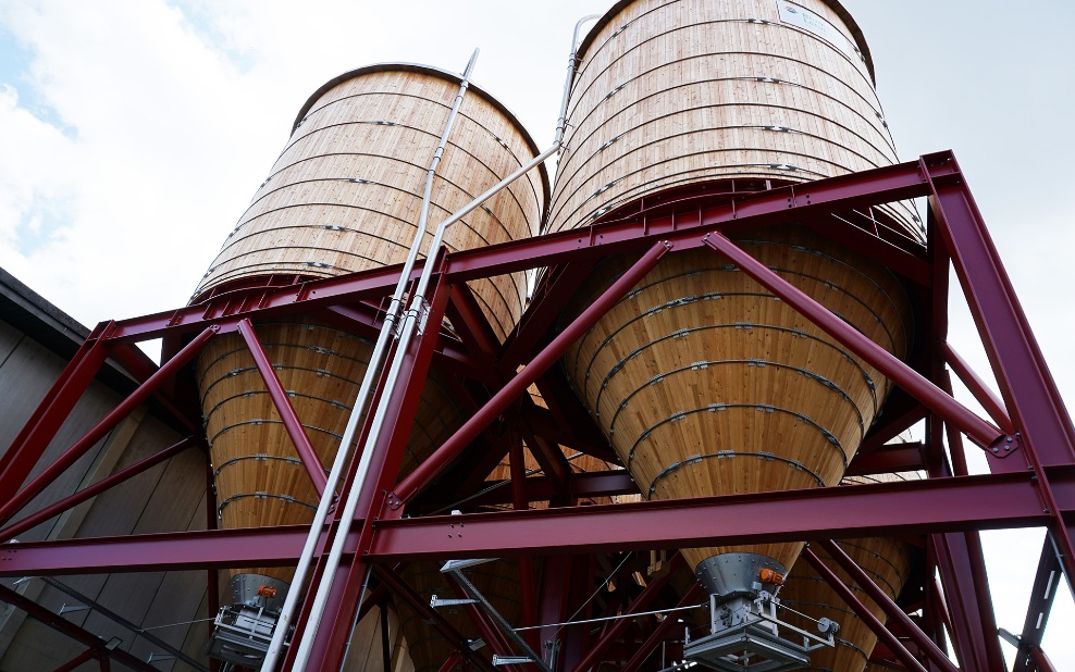 Streugutsiloanlage aus Holz mit sechs Rundsilos à 200m3 in Frauenfeld