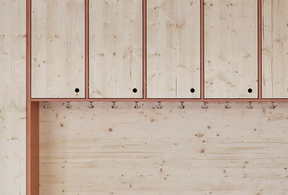 Garderobe im Erweiterungsbau der Schule Köln Flittard