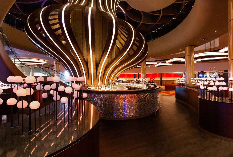 Innenansicht des glamourösen Holland Casino in Venlo