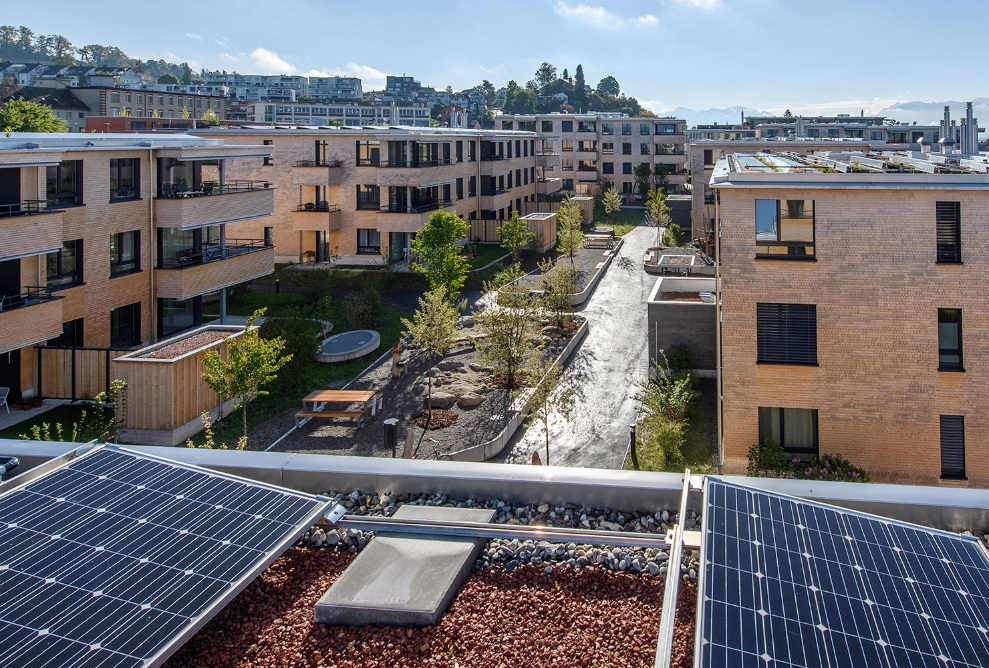 The buildings are connected via space that provides additional facilities for relaxation outdoors.