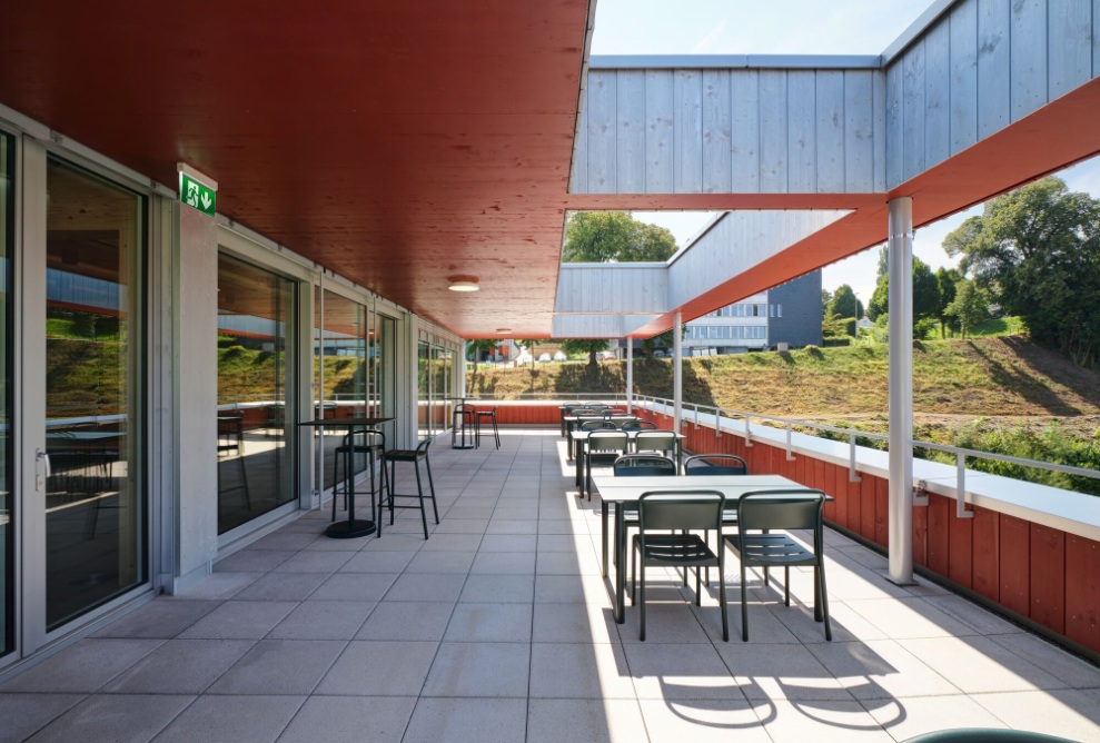 Dachterrasse des Verwaltungsgebäudes Appenzeller Bahnen Blumer Lehmann